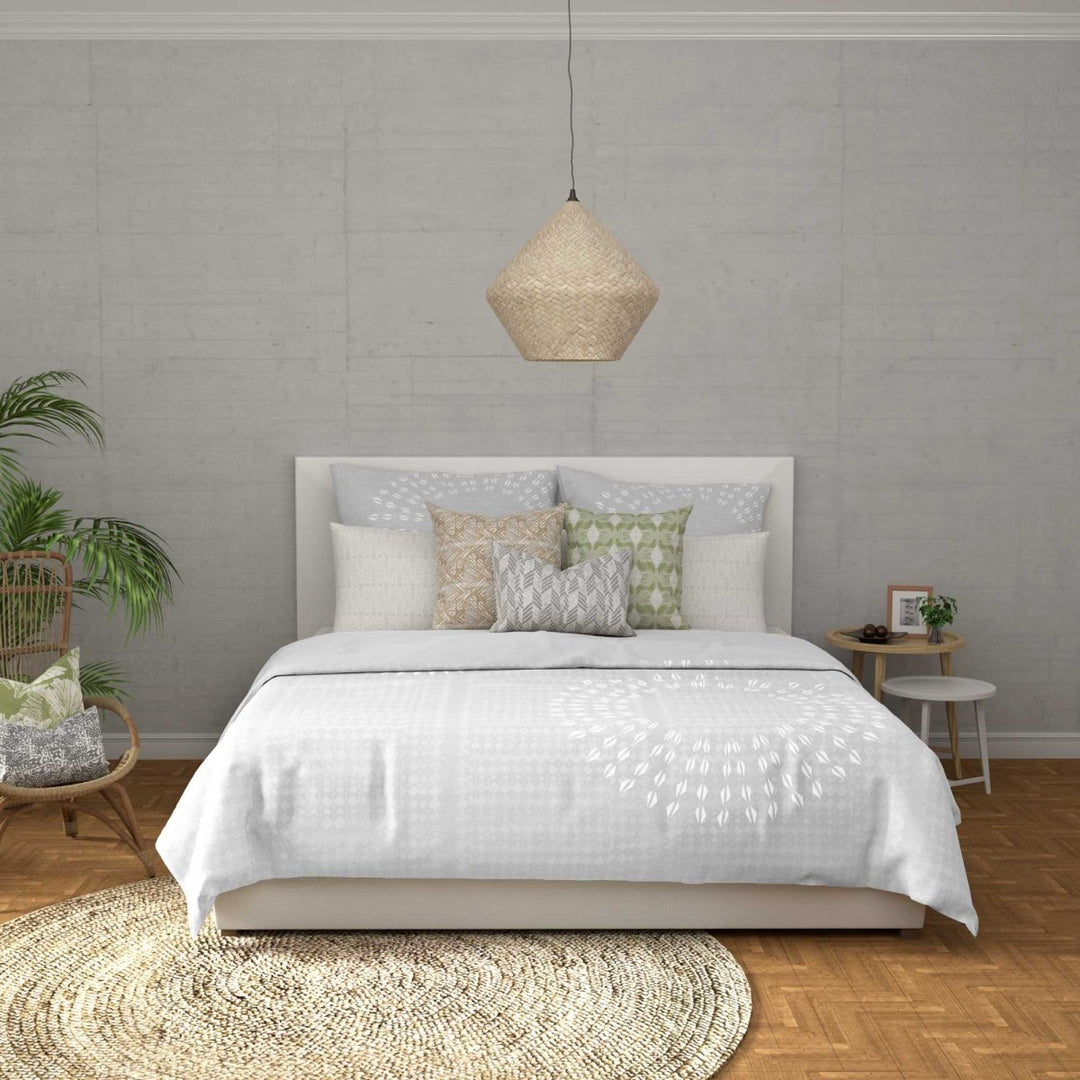 Hālāwai Duvet Cover Set On a King Size Bed With Pillows