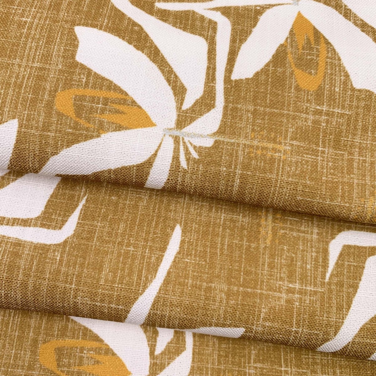 Kokiʻo Keʻokeʻo Table Runner – NOHO HOME